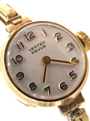 Lot 302 - A Vertex Review ladies 9ct gold circular cased...
