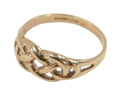 Lot 521 - A 9ct gold Celtic knot ring, size N½, 1.9g.