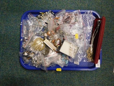 Lot 2218 - Costume jewellery, to include beaded bracelets...