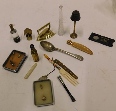 Lot 2239 - A collection of items, to include turned brass...
