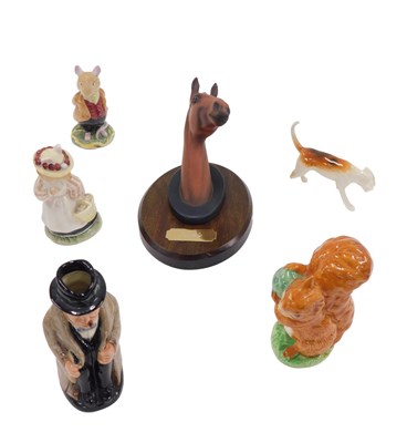 Lot 635 - A collection of ceramics, to include a Beswick...