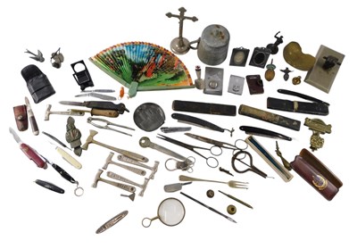 Lot 727 - Bygones, collectables, etc., to include...
