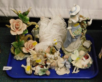 Lot 2247 - A group of collectors porcelain, to include a...