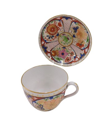 Lot 263 - An early 19thC Pinxton Bute shaped porcelain...