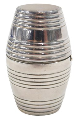 Lot 31 - A George III silver barrel shaped vinaigrette,...