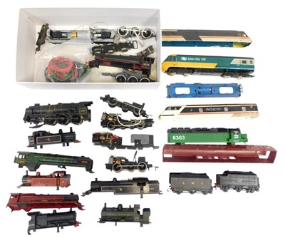 Lot 304 - Various OO and HO gauge locomotives and...