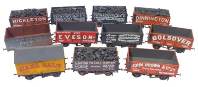 Lot 484 - Kit built O gauge rolling stock, including...