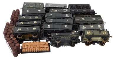 Lot 600 - Kit built O gauge rolling stocks, including...