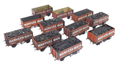 Lot 499 - Kit-built O gauge wagons, Manvers Main 7 plank...