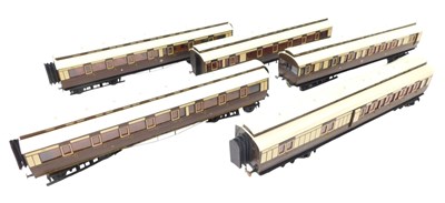 Lot 502 - Kit-built O gauge GWR coaches, including Third...