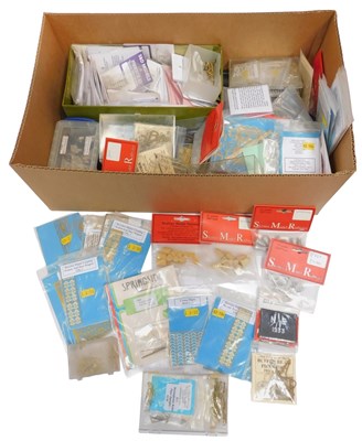 Lot 547 - O gauge accessories, including etched station...