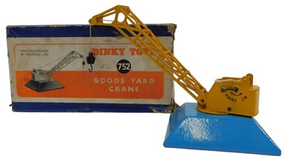 Lot 566 - A Dinky Toys 752 goods yard crane, boxed.