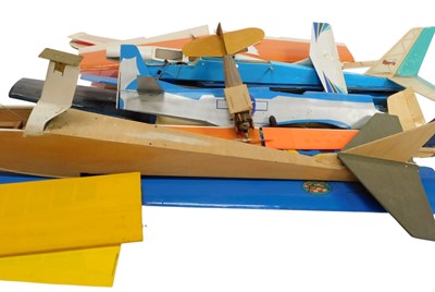 Lot 586 - Various model RC planes and wings, some...