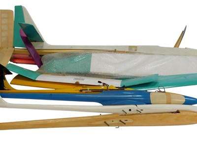 Lot 587 - Various RC planes and wings. (a quantity)