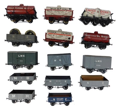 Lot 592 - Kit built O gauge rolling stock, including...