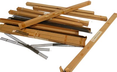 Lot 640 - Various SMP Scaleway Type B OO gauge track. (a...
