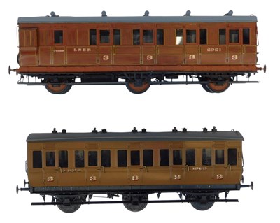 Lot 677 - Kit built O gauge LNER coaches, including LNER...
