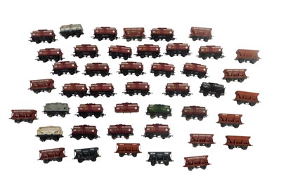 Lot 715 - Mainline and other OO gauge rolling...