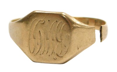 Lot 112 - A gentleman's 9ct gold signet ring, monogram...