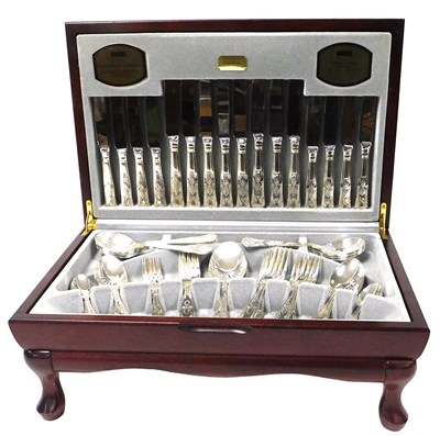 Lot 134 - A Viners silver plated King's Royale pattern...