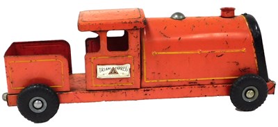 Lot 143 - An early 20thC Tri-ang red tinplate Express...