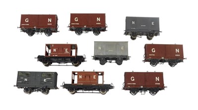 Lot 733 - Nine O gauge goods carriages.