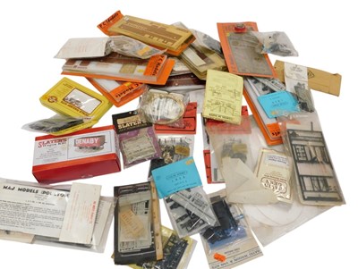 Lot 782 - Model making kits and accessories.