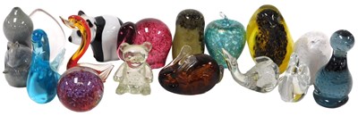 Lot 231 - A group of Wedgwood and other glass animal...