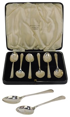 Lot 37 - A set of six Elizabeth II silver coffee spoons,...