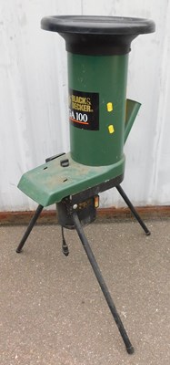 Lot 1025 - A Black and Decker GA100 garden shredder.
