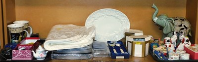 Lot 2005 - General household effects, to include Del...