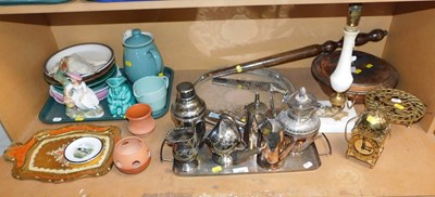 Lot 2020 - General household effects, to include a...