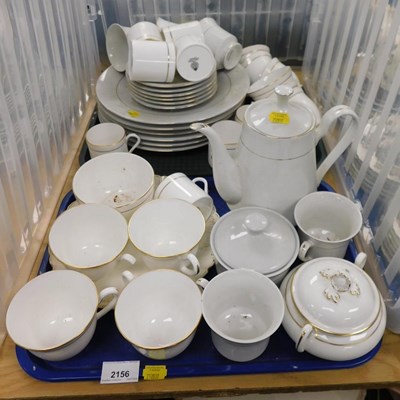 Lot 2156 - Royal Worcester Contessa pattern part tea and...