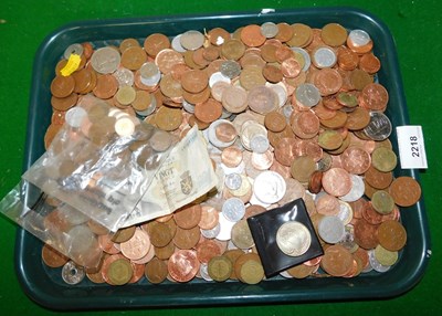 Lot 2218 - A group of GB and world coinage, to include...