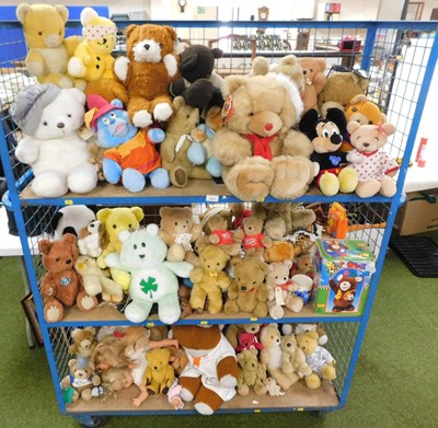 Lot 2225 - A large quantity of soft toys, to include...