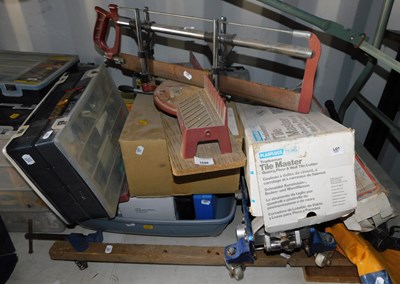 Lot 1098 - A mitre saw, a Tilemaster tile cutter, various...