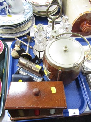 Lot 2024 - Metalware, including biscuit barrel, desk...