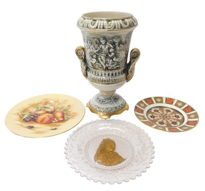 Lot 386 - A group of ceramics and glassware, comprising...