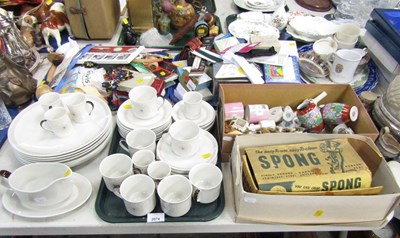 Lot 2074 - A Royal Doulton part breakfast service in...