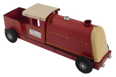 Lot 44 - A Tri-ang Express tinplate train, in red and...
