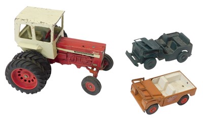 Lot 463 - An Ertl diecast tractor, together with a...