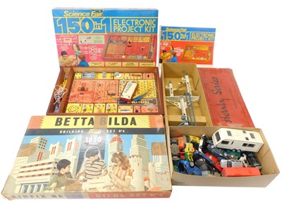 Lot 467 - A group of toys, comprising an Airfix Betta...