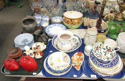 Lot 2168 - A group of ceramics, including blue and white...