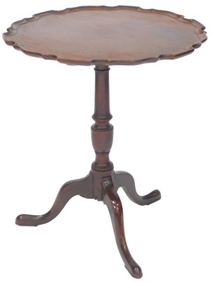 Lot 629 - A 19thC mahogany tripod table, the piecrust...