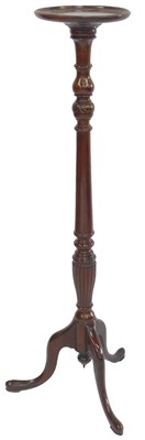Lot 652 - A 19thC mahogany jardiniere stand, the...