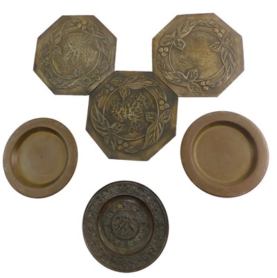 Lot 154 - 20thC metalwares, comprising a set of three...
