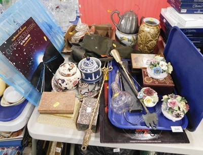 Lot 2045 - Various housewares and collectables, to...