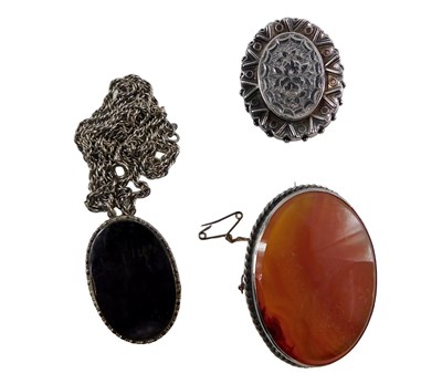Lot 324 - Three items of white metal...