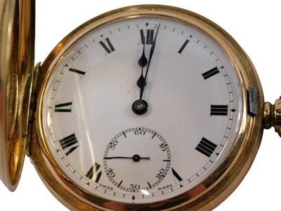 Lot 415 - A 9ct gold half Hunter pocket watch, with...