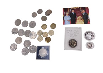 Lot 45 - Eleven Queen Elizabeth II five pound coins,...